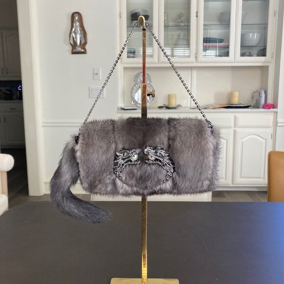 Gucci by Tom Ford Mink Fur Clutch Fall Winter 2004 Y2K Vintage Dragon Detail - Picture 8 of 16